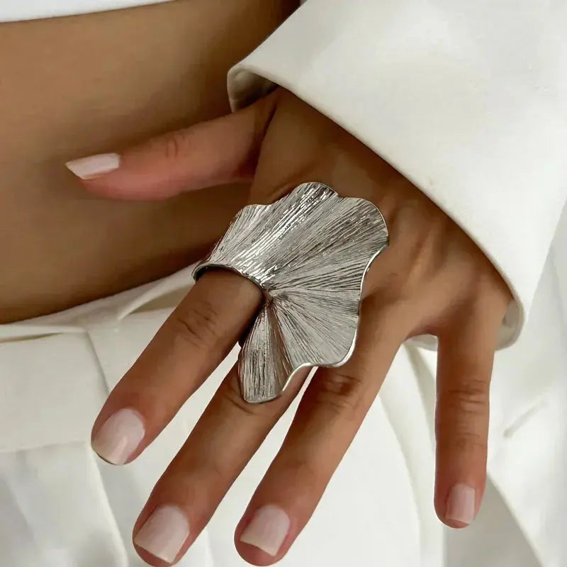 Personality Ginkgo Leaf Ring for Women Men Fashiontrend Classic Metal Pleated Leaf Fan-Shaped Finger Ring Punk Party Jewelry Yinkus Jewellery  